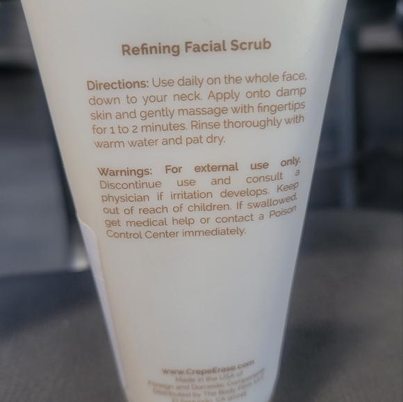Crepe Erase refining facial scrub - Picture 2 of 2